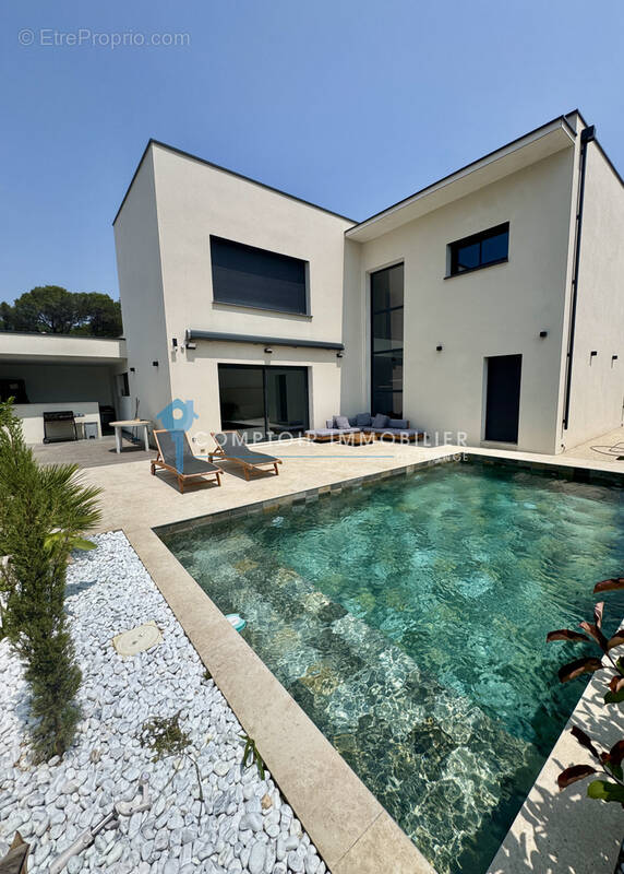 Maison à VERGEZE