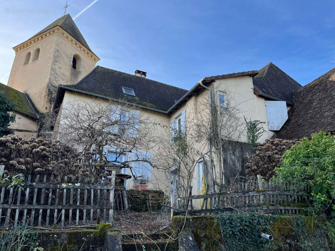 Maison à SARRAZAC