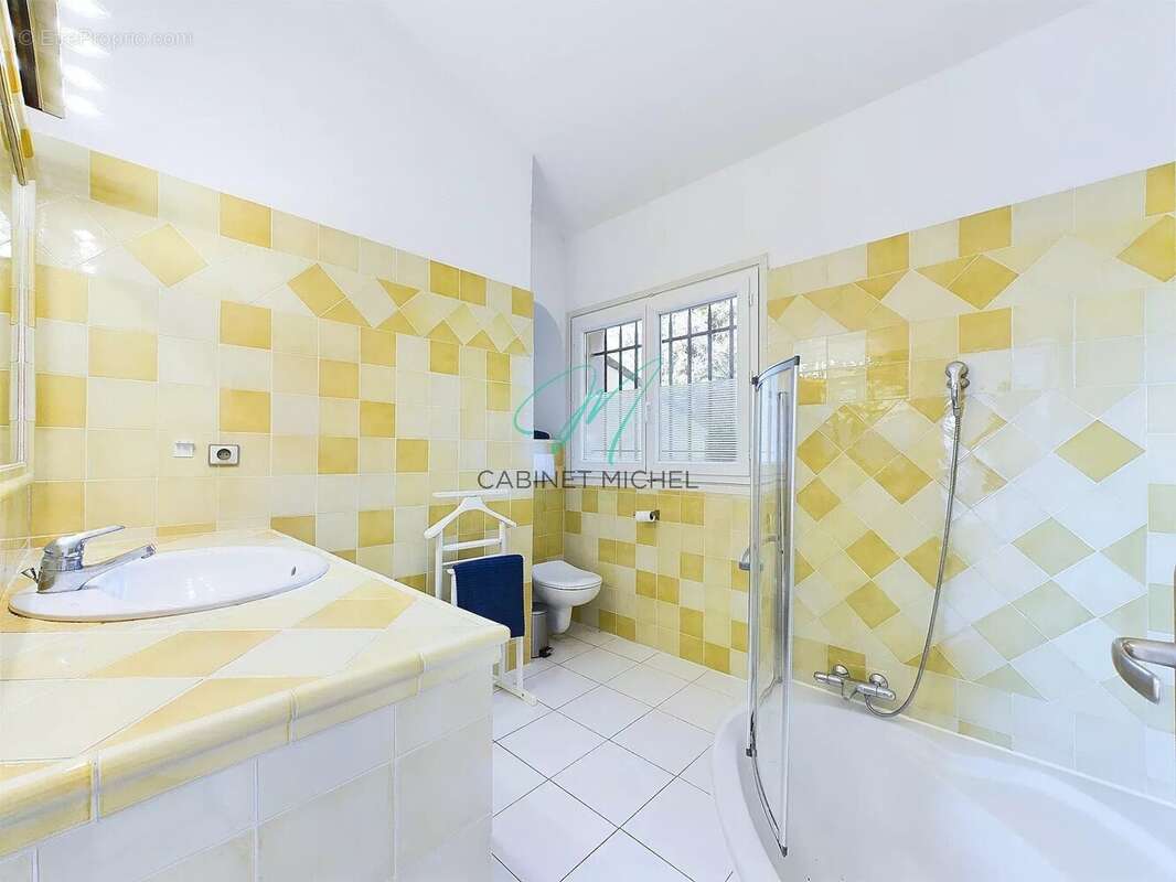 Maison à ROQUEFORT-LES-PINS