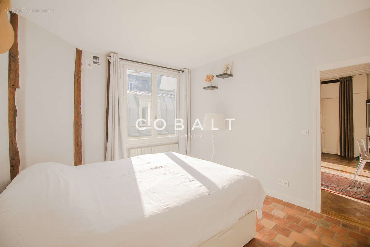 Appartement à PARIS-3E