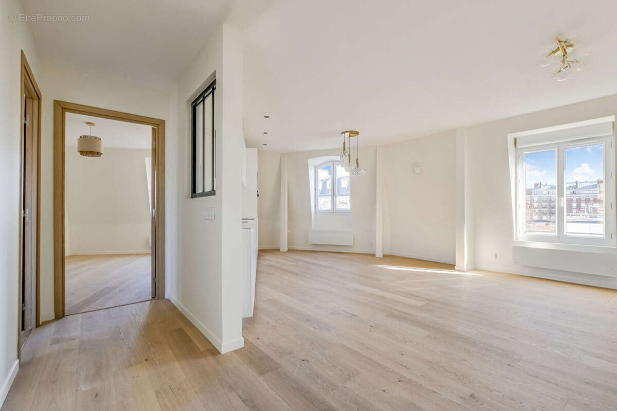 Appartement à PARIS-10E