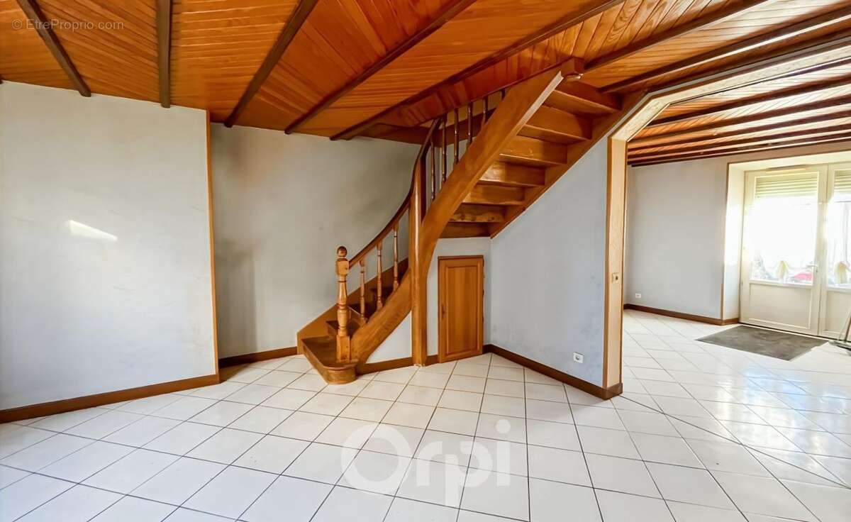 Appartement à AMBAZAC