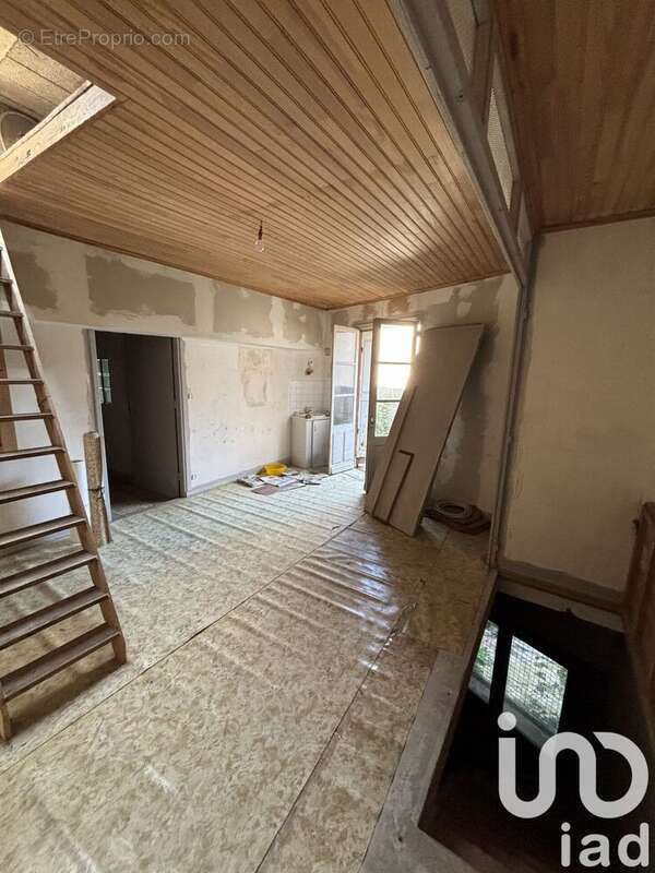 Maison 180 m² à La Valla-En-Gier  - photo 5