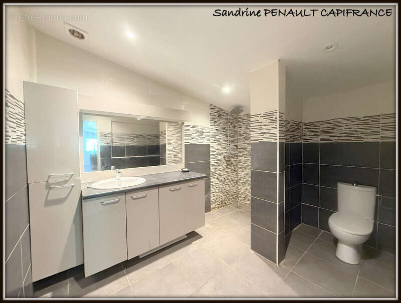 A vendre a kourou (guyane francaise) une maison individuelle t8 de 195 m² + 1 studio independant de 29 m² - terrain de 526 m² -  - photo 13