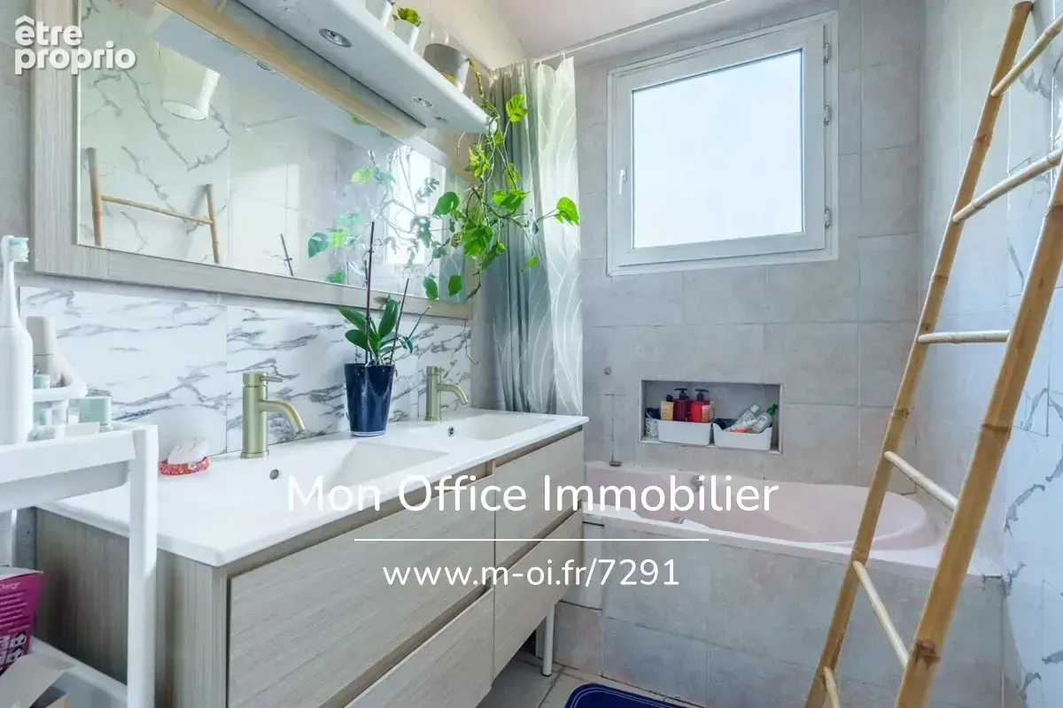 Référence : 7291-MCO - Appartement 4 pièces avec terrasse au 2 ème étage avec terrasse cave  et place de parking privative - photo 6