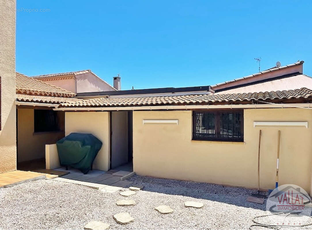 Villa T4 avec piscine dans quartier pavillonnaire agréable ! - photo 21