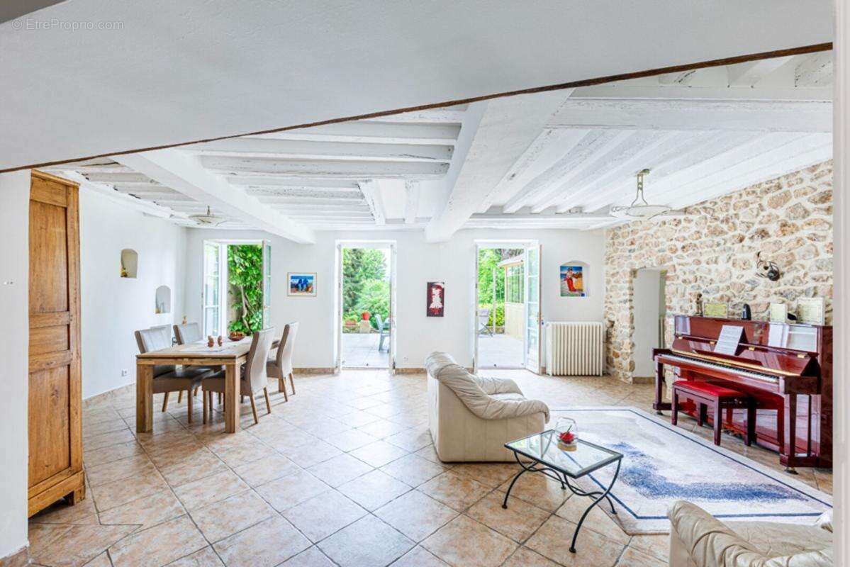 Maison 8 pièces de 235 m² habitables avec jardin et garage à vendre à Triel sur Seine (78) - photo 5