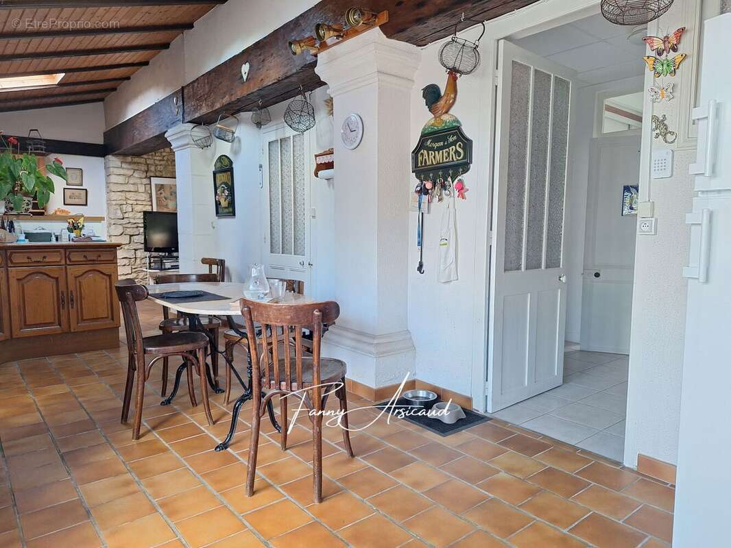Maison à CHARRON