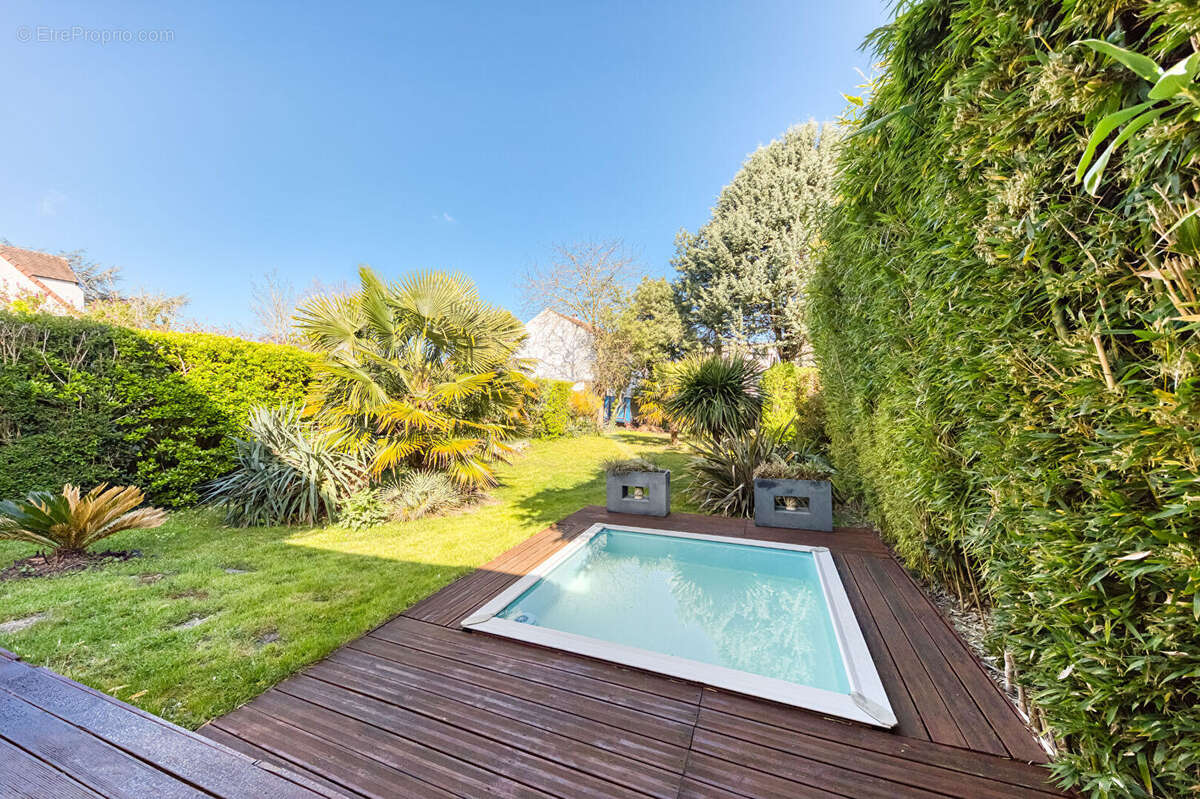 Maison à CHAMPS-SUR-MARNE