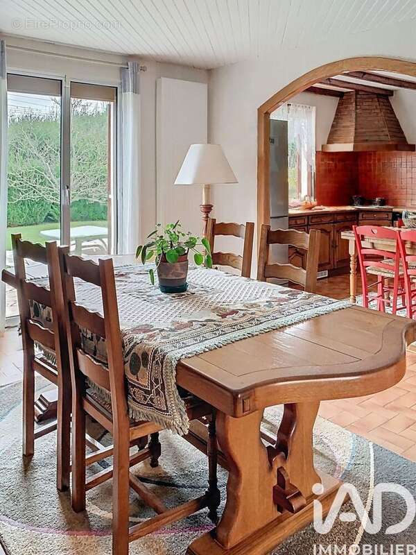 Photo 6 - Maison à VILLENEUVE-LA-GUYARD