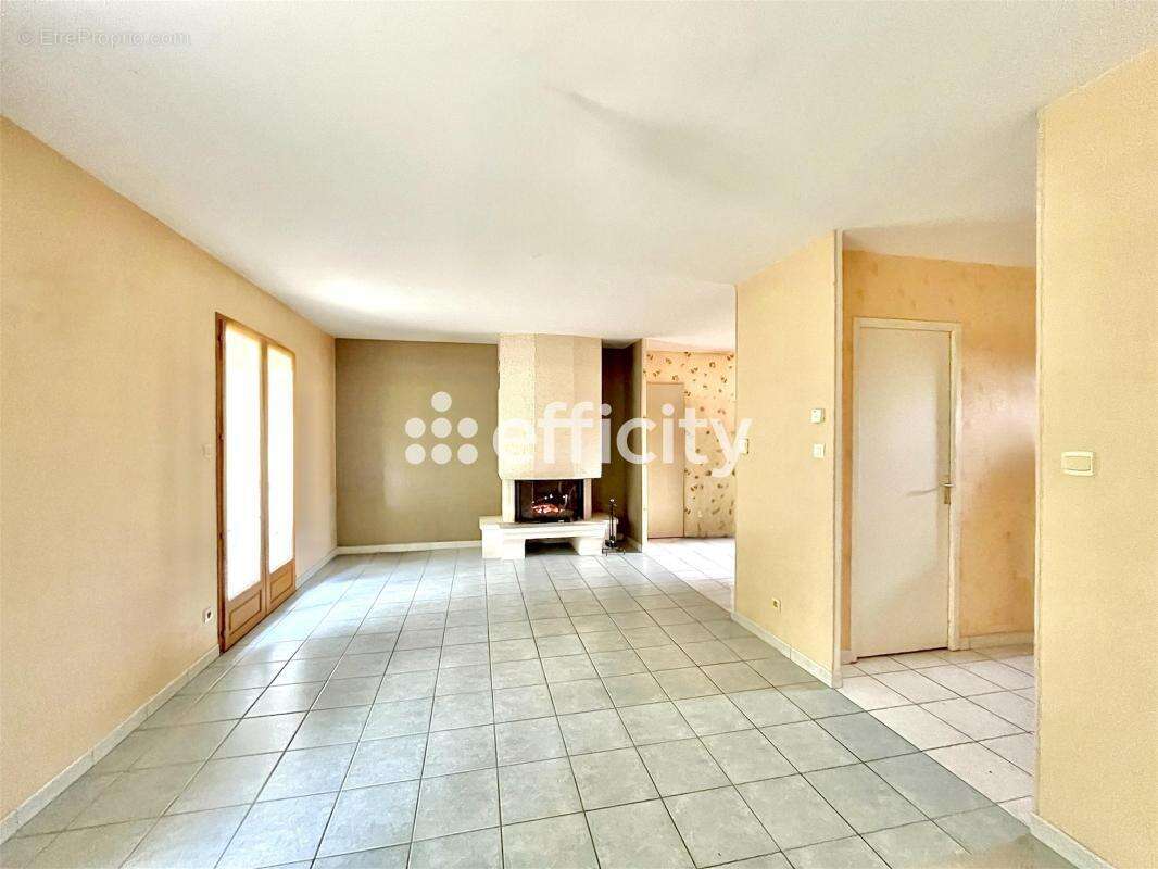 Maison à ANIZY-LE-CHATEAU