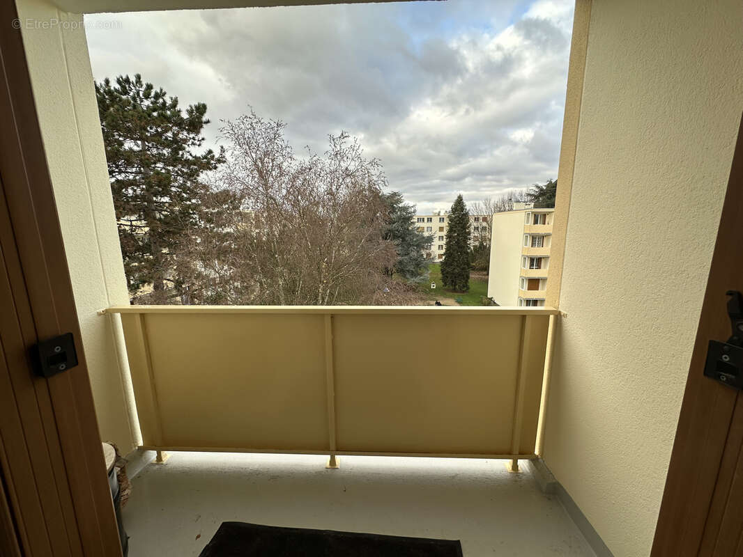 Appartement à BROU-SUR-CHANTEREINE