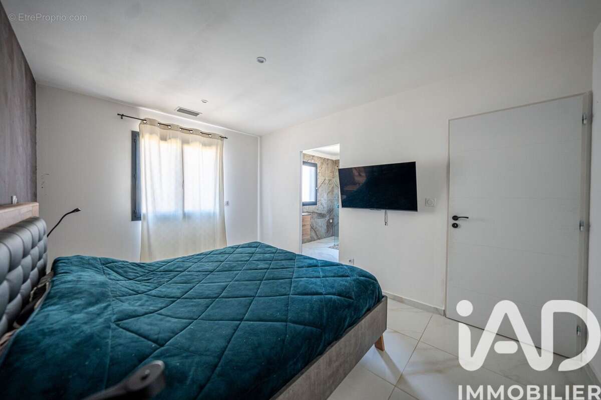 Photo 8 - Maison à SAINT-ETIENNE-DE-FONTBELLON