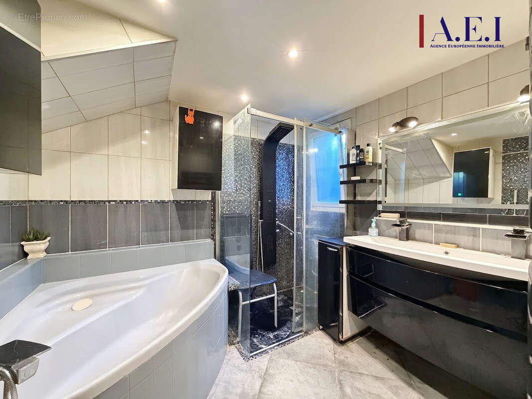 Maison à SIX-FOURS-LES-PLAGES