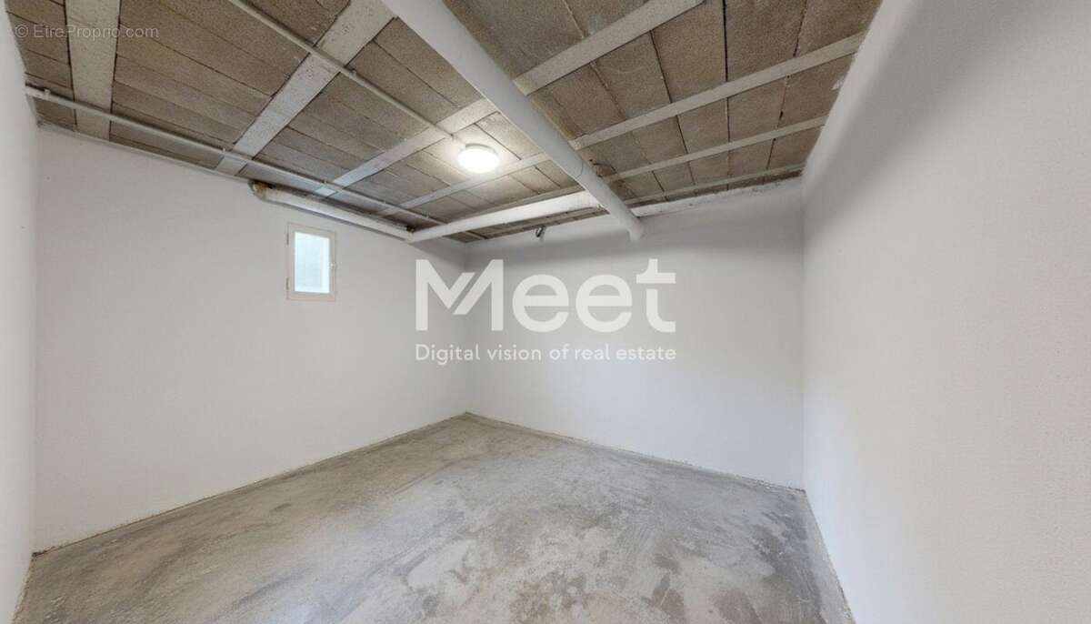 Maison à COULANGES-LA-VINEUSE