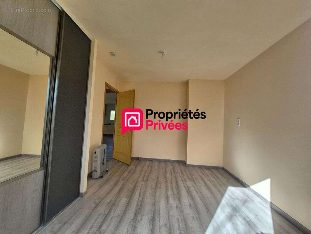 Maison à CHARBONNIERES-LES-VARENNES