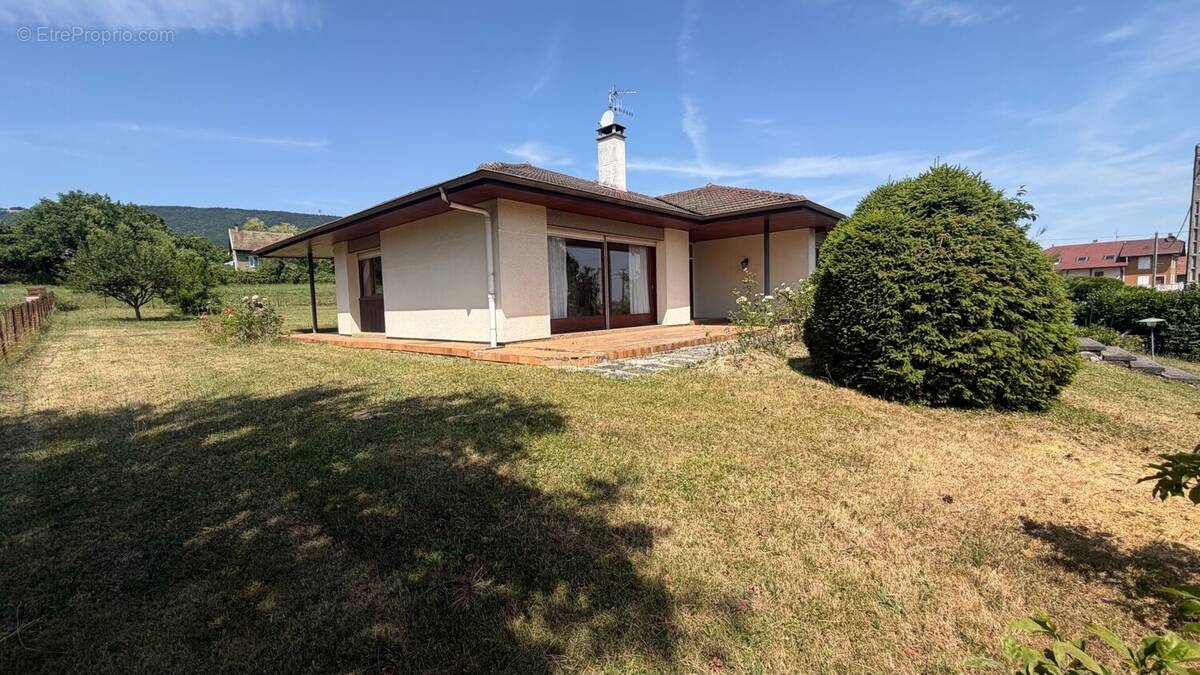 Villa individuelle de 195 m² de plain-pied - Maison à REIGNIER