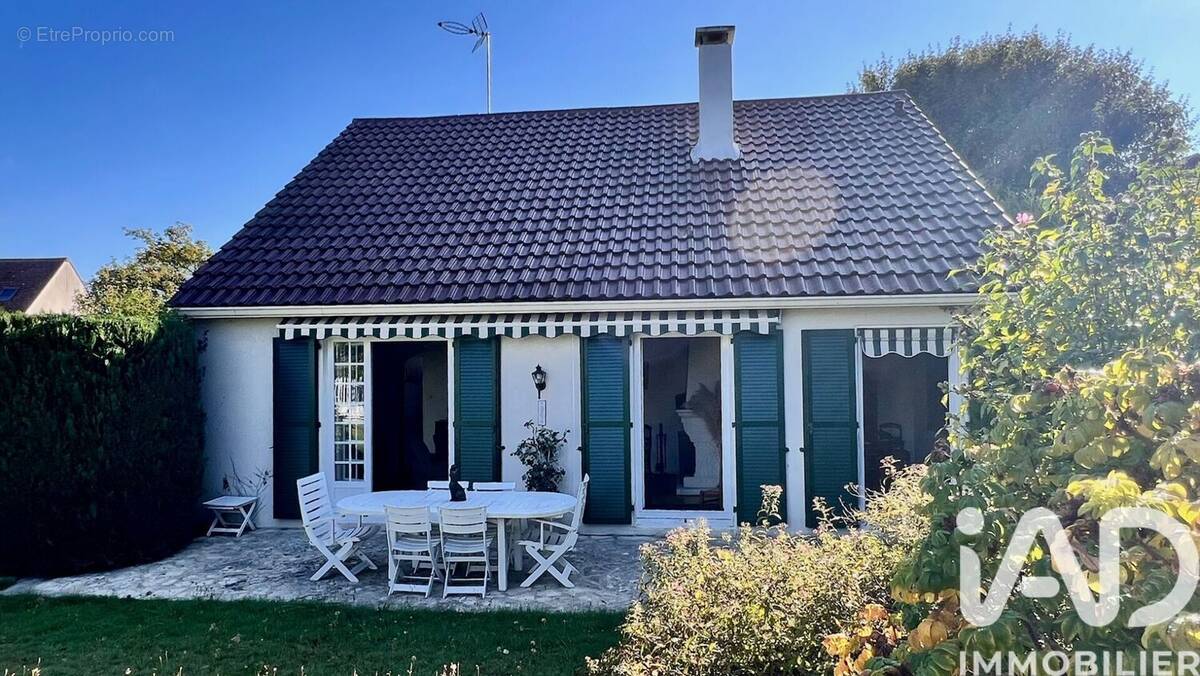 Photo 1 - Maison à VERT-SAINT-DENIS