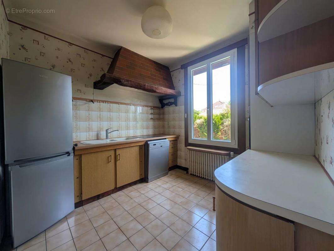 Maison à LES CLAYES-SOUS-BOIS