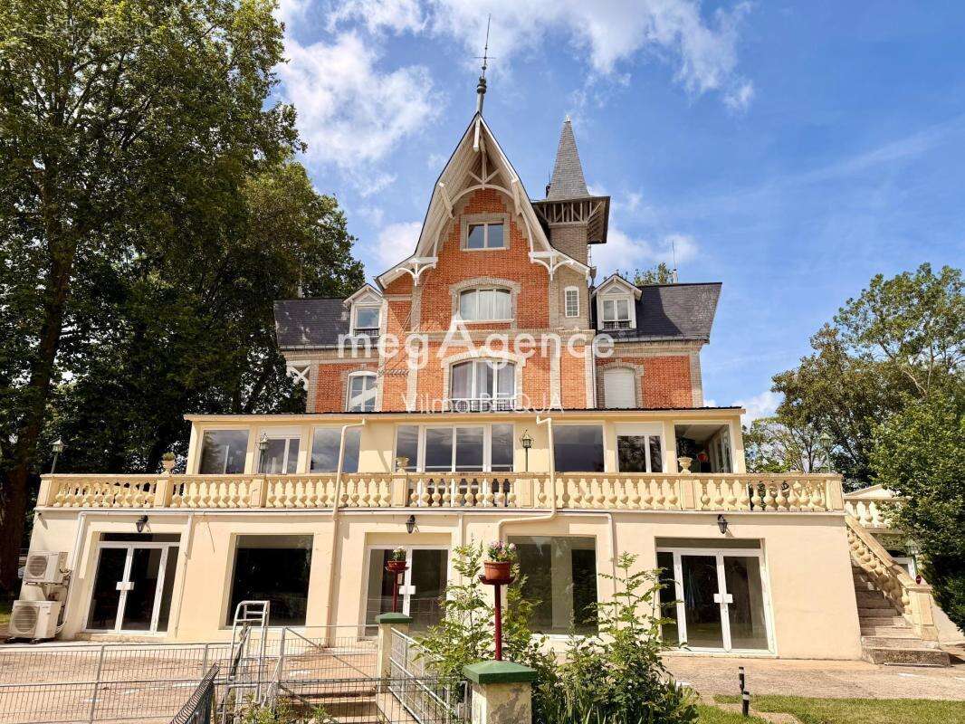 Propriété de caractère avec vue imprenable sur l’Yonne  - photo 4