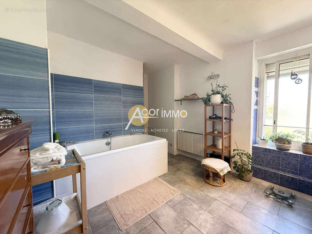 LA GARDE ,5 pièces 153 m2, Esprit maison, Jardin, Cave et Garage. - photo 7