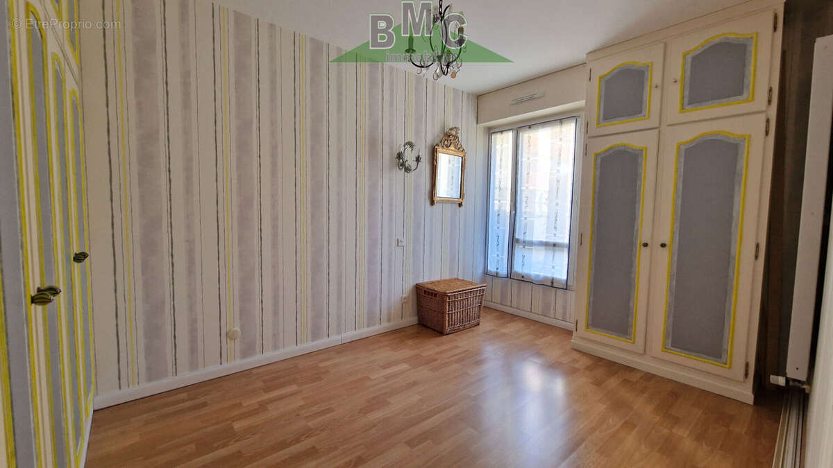 Appartement à LE PLESSIS-BOUCHARD