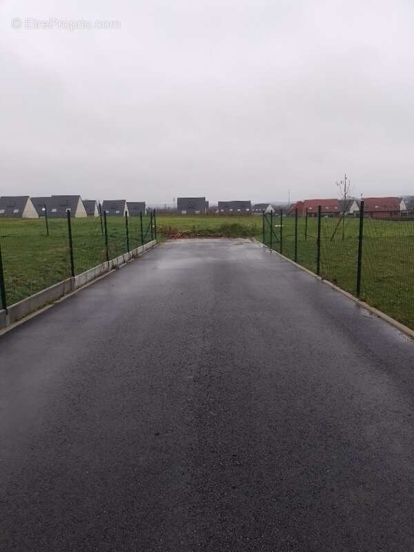 Terrain à RIBECOURT-DRESLINCOURT