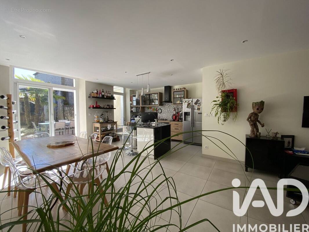 Photo 1 - Maison à VIC-FEZENSAC