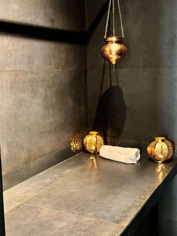 Commerce à ASNIERES-SUR-SEINE