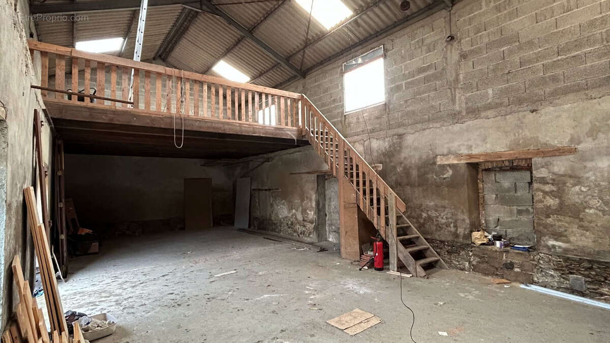 Parking à FROIDFOND