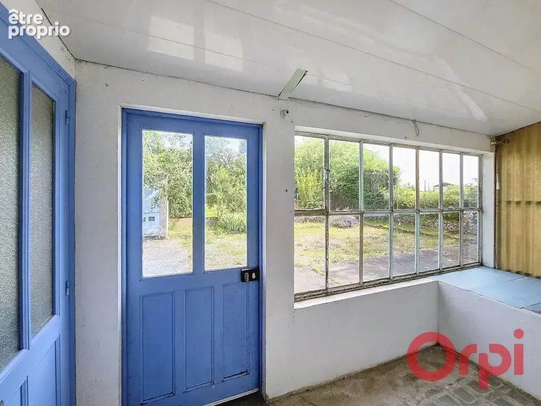 Maison avec garage, grange et terrain - photo 8