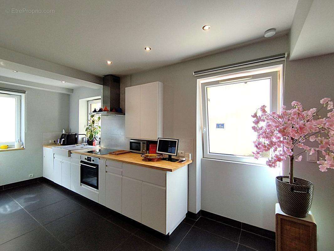 Maison 111 m² à Rochetaillee-Sur-Saone  - photo 4