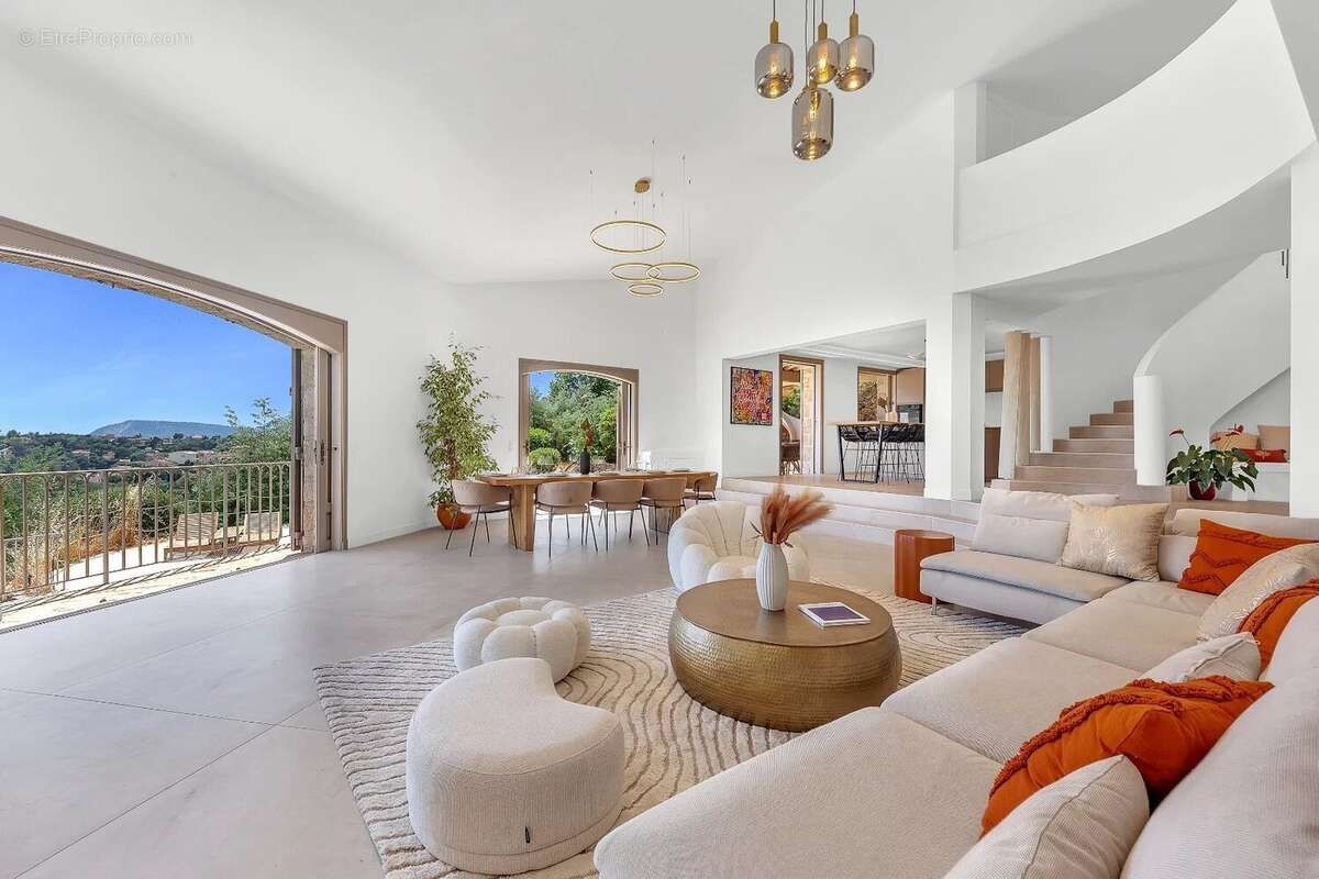 Maison à MANDELIEU-LA-NAPOULE