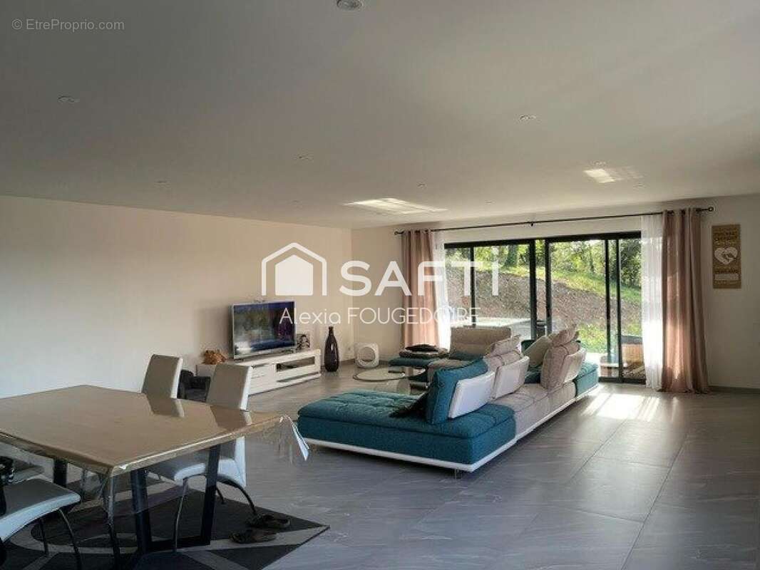 Photo 2 - Maison à SAINT-JUERY