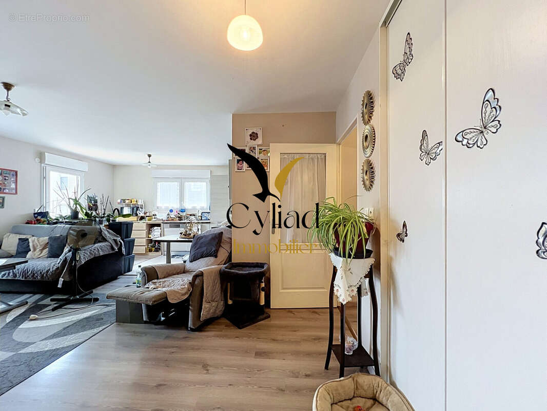 Appartement 64 m² à Saint-Meloir-Des-Ondes  - photo 5
