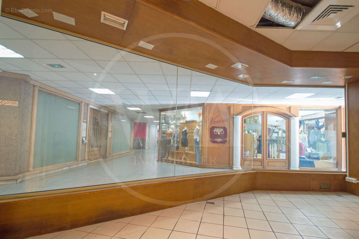 Commerce à CAGNES-SUR-MER