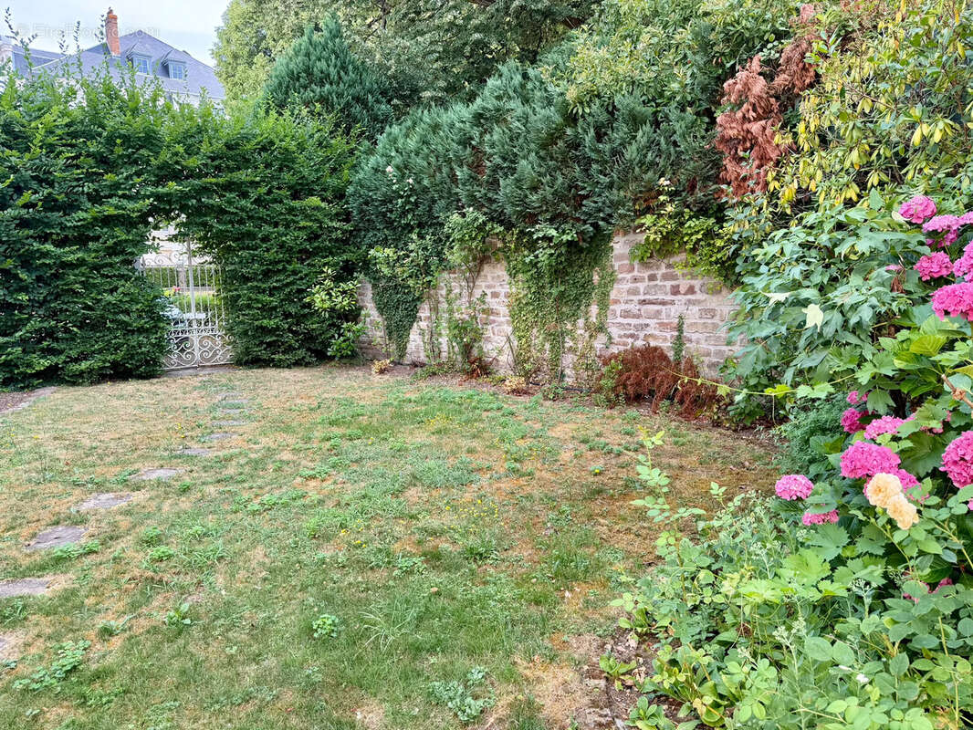 Vente jolie villa sur terrain de 602 m2 avec petite dépendance LUXEUIL LES BAINS - photo 4