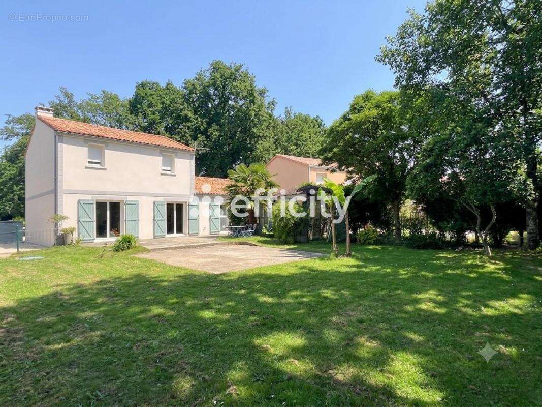 Maison 150 m² à Le Cellier  - photo 8