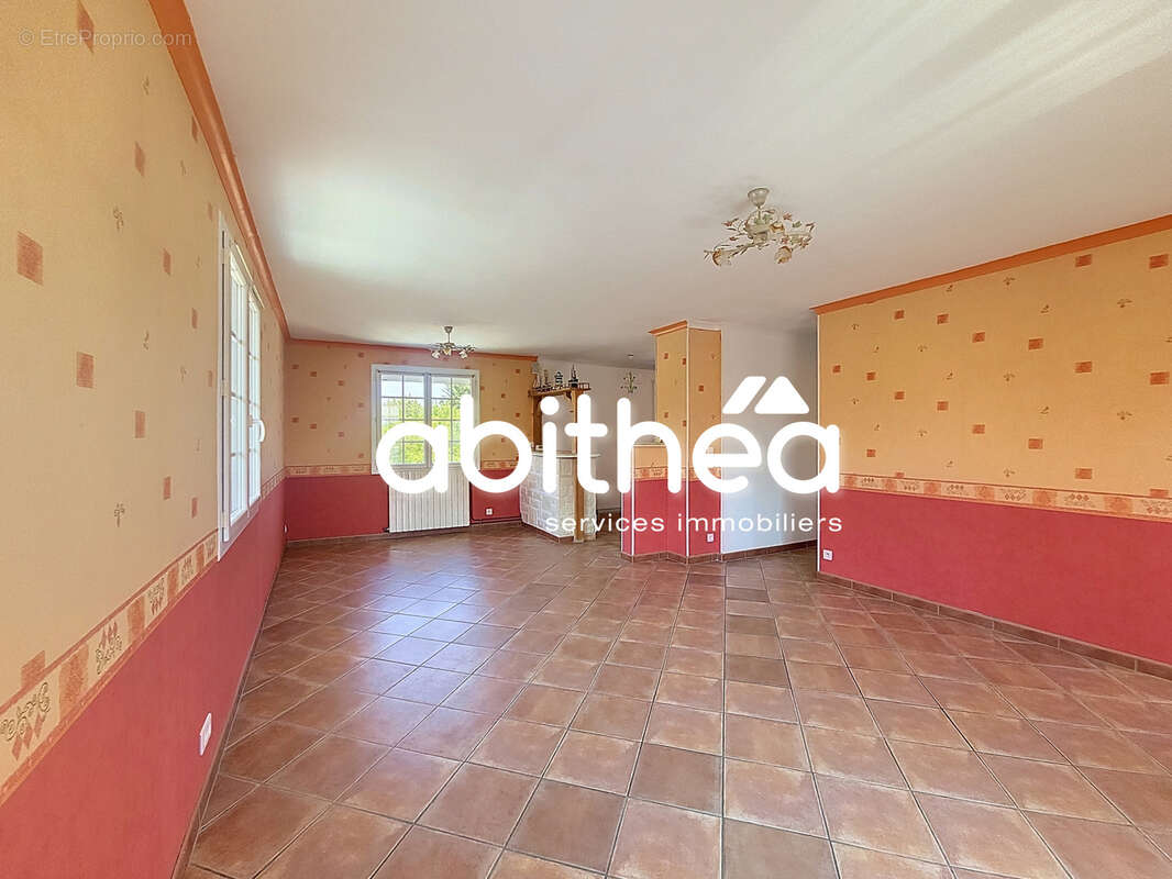 Maison sur sous sol amenage  139m2  4 chambres  double garage  carport a camping car  1780m2 terrain clos - photo 3