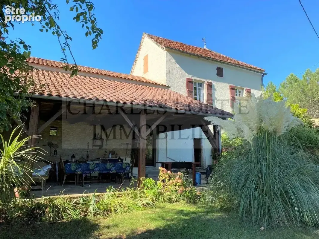  Très jolie maison en pierre avec grange aménagée et beau jardin - photo 2