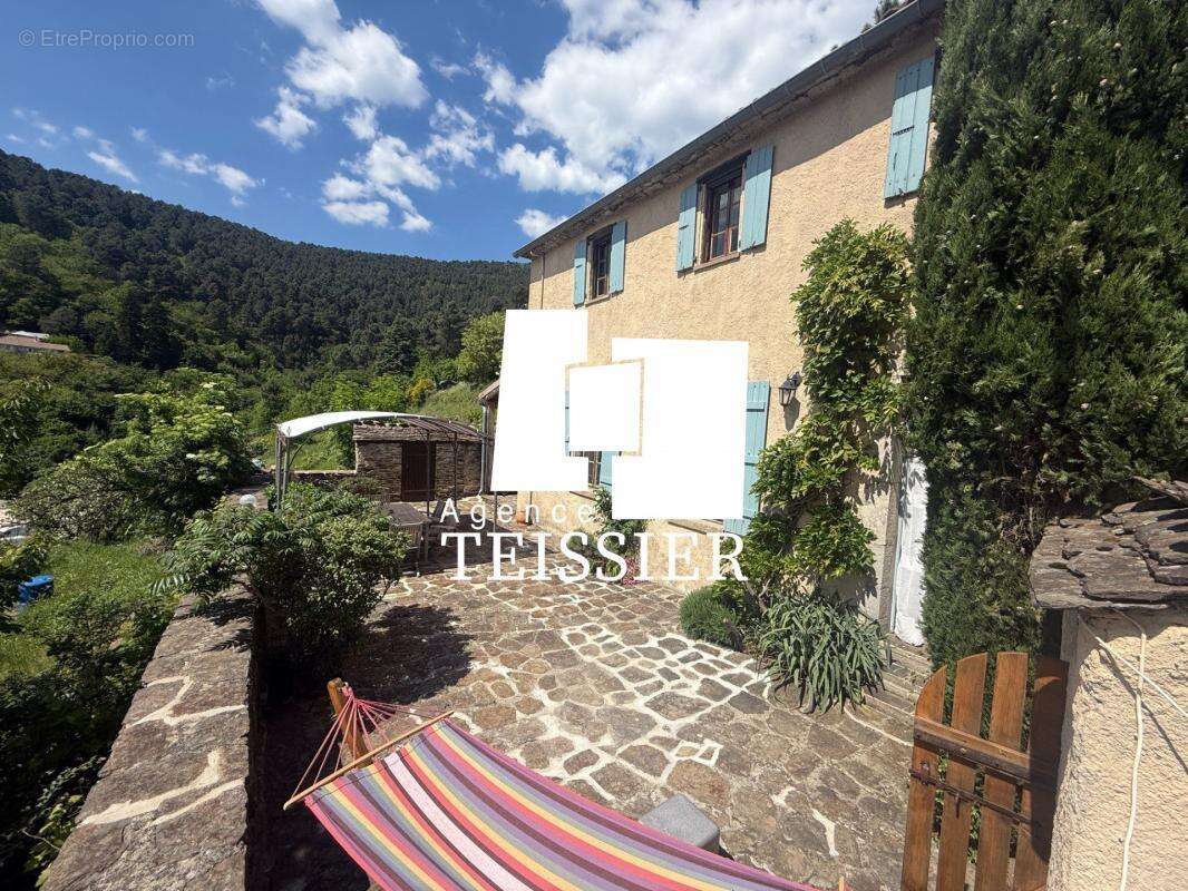 Maison à SAINT-MELANY