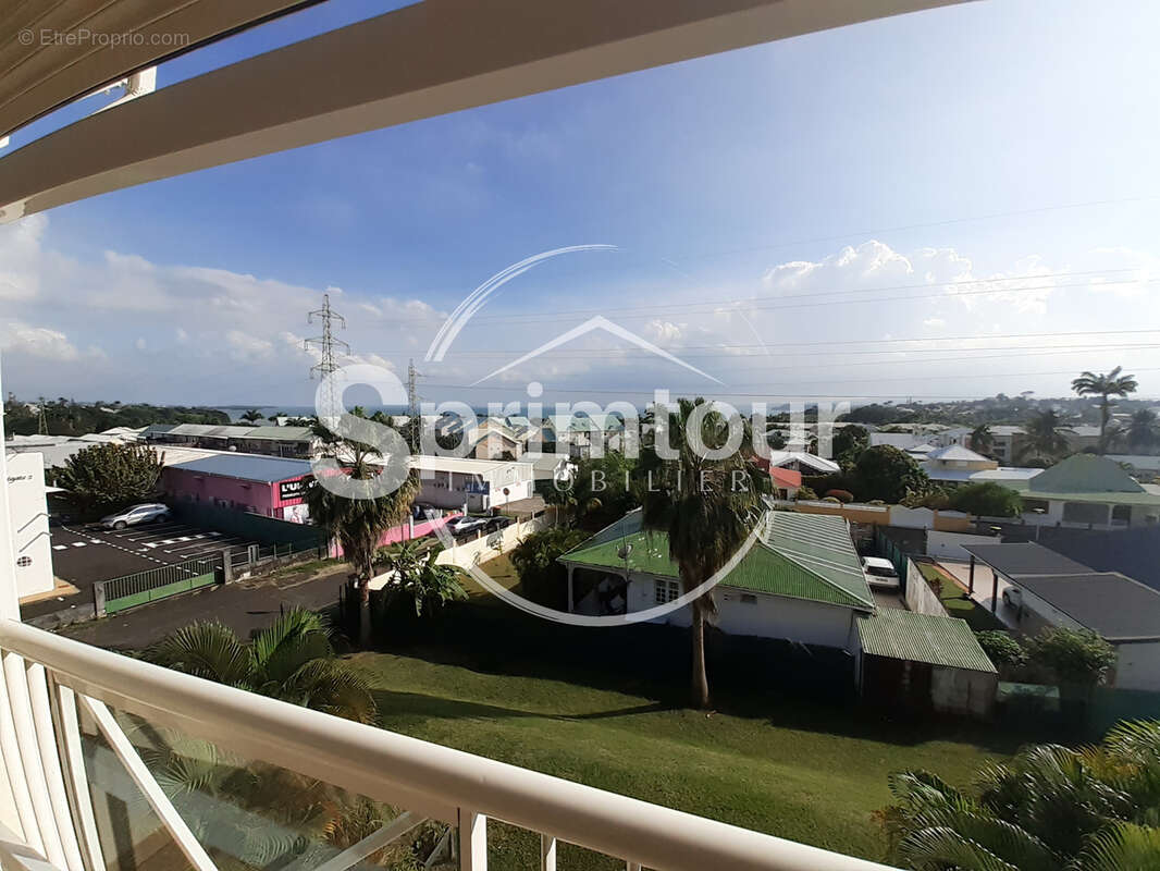 Appartement à BAIE-MAHAULT