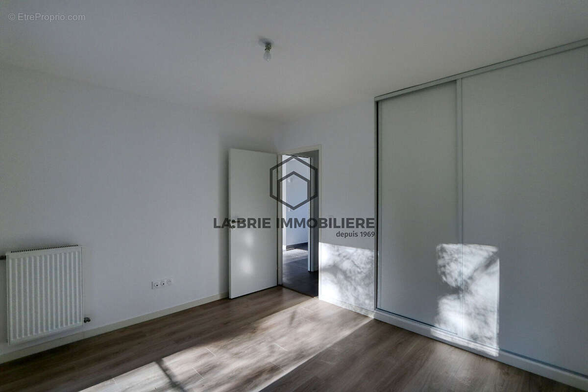 Appartement à RUBELLES