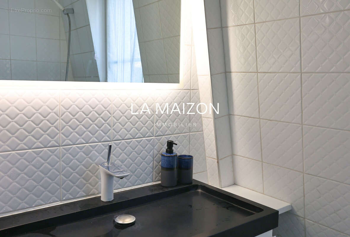 Appartement à PARIS-8E