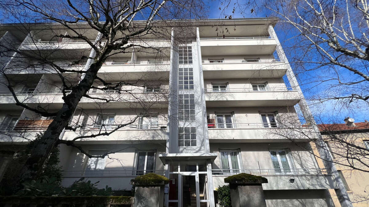 Appartement à SAINT-ETIENNE