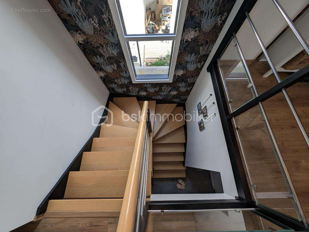Aux portes de Rennes, à seulement 5 minutes du centre de Cesson-Sévigné, laissez-vous séduire par cette magnifique maison contem - photo 27