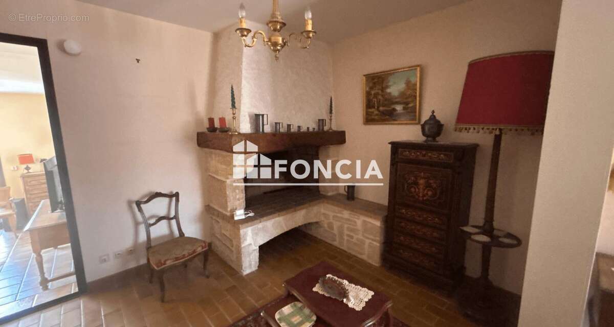 MAUGUIO – Maison F5 de 126 m² sur 546 m² de terrain – Garage 28 m² – Fort potentiel - photo 4