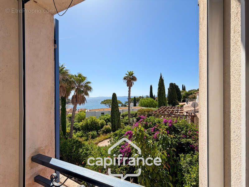Maison à CARQUEIRANNE
