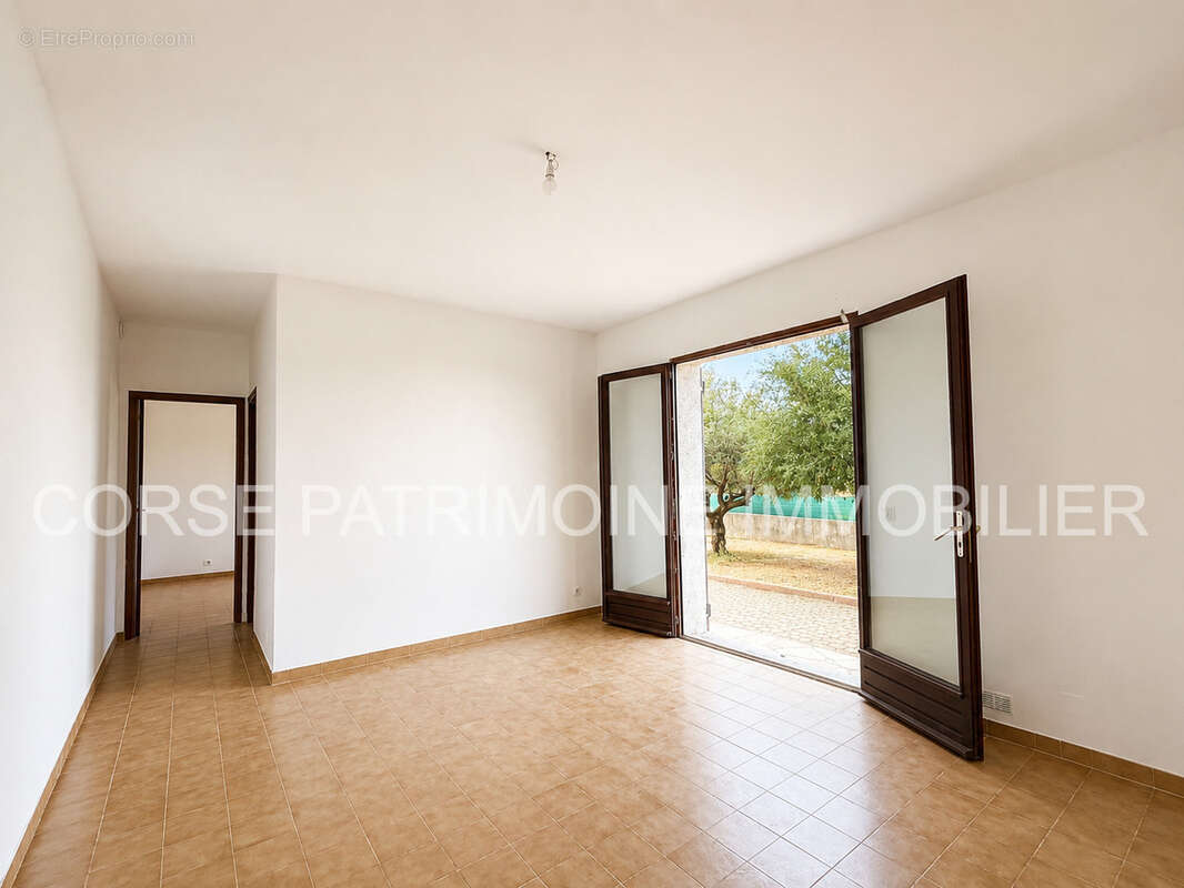 Villa aux multiples possibilités au coeur de Solenzara - photo 21