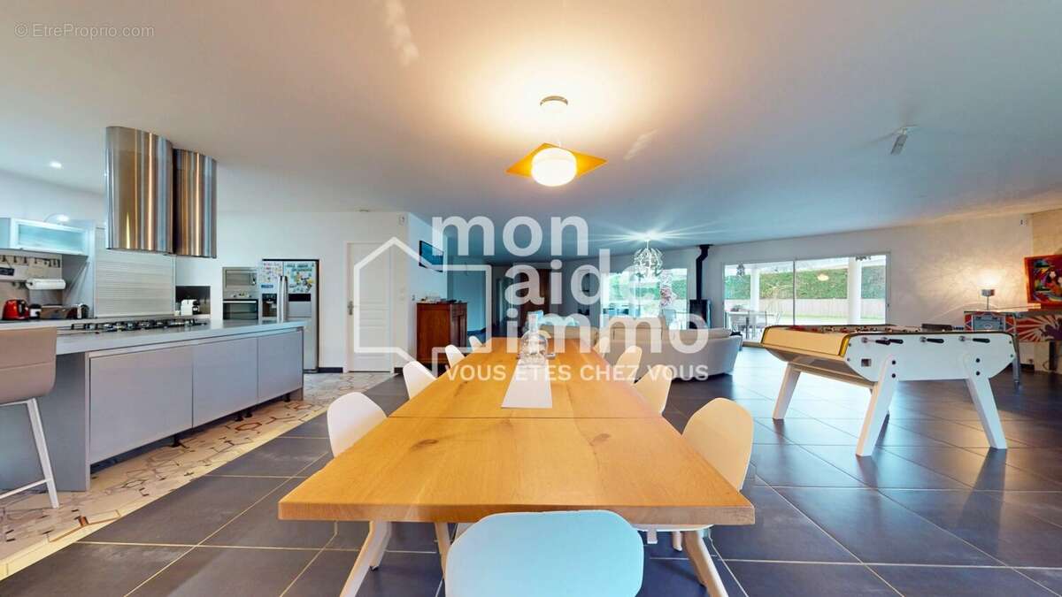 Maison à FARGUES-SAINT-HILAIRE